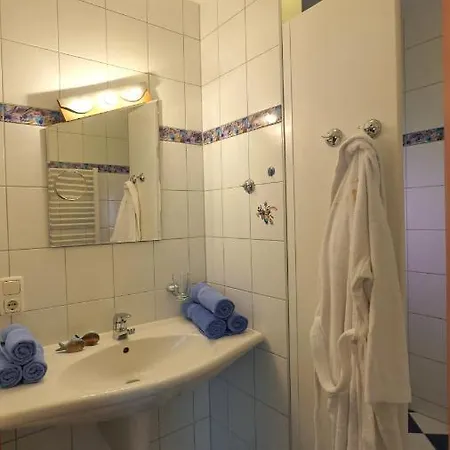 Erlkoenig Gaesteappartements شقة فندقية 3*
